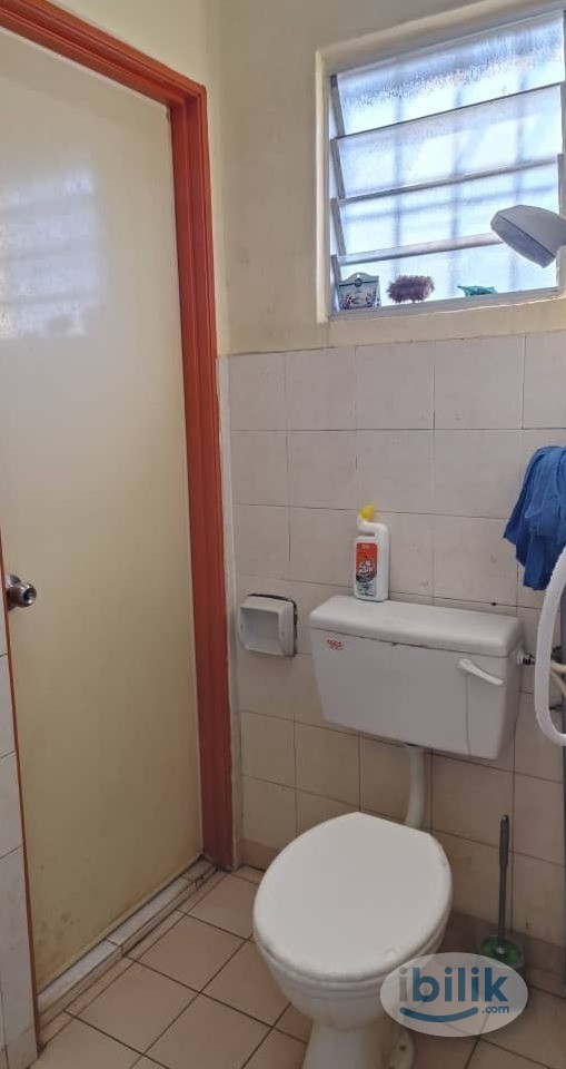 Single Room with attached bathroom - Image 4