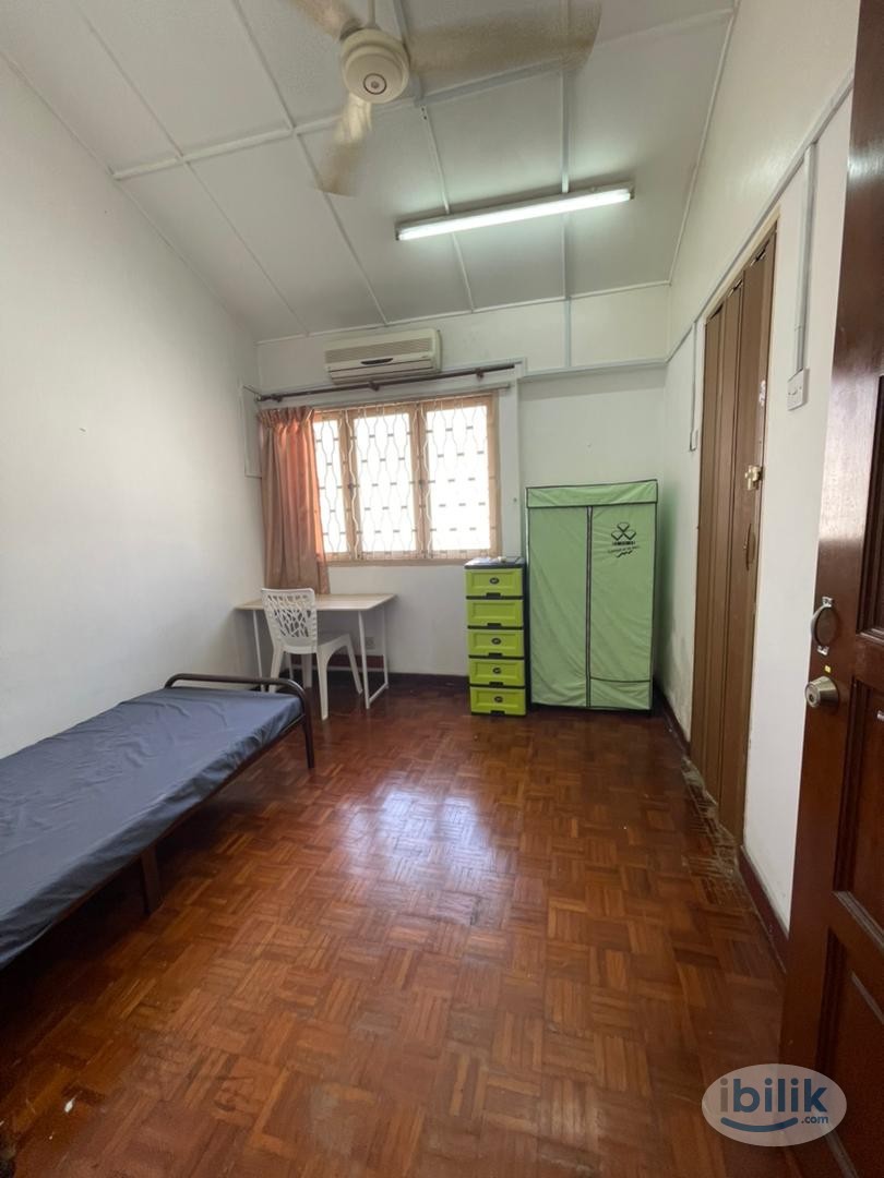 Low Deposit 🌈 Room + AirCond + Free WiFi near Tmn Bahagia LRT 🚄 - Image 1