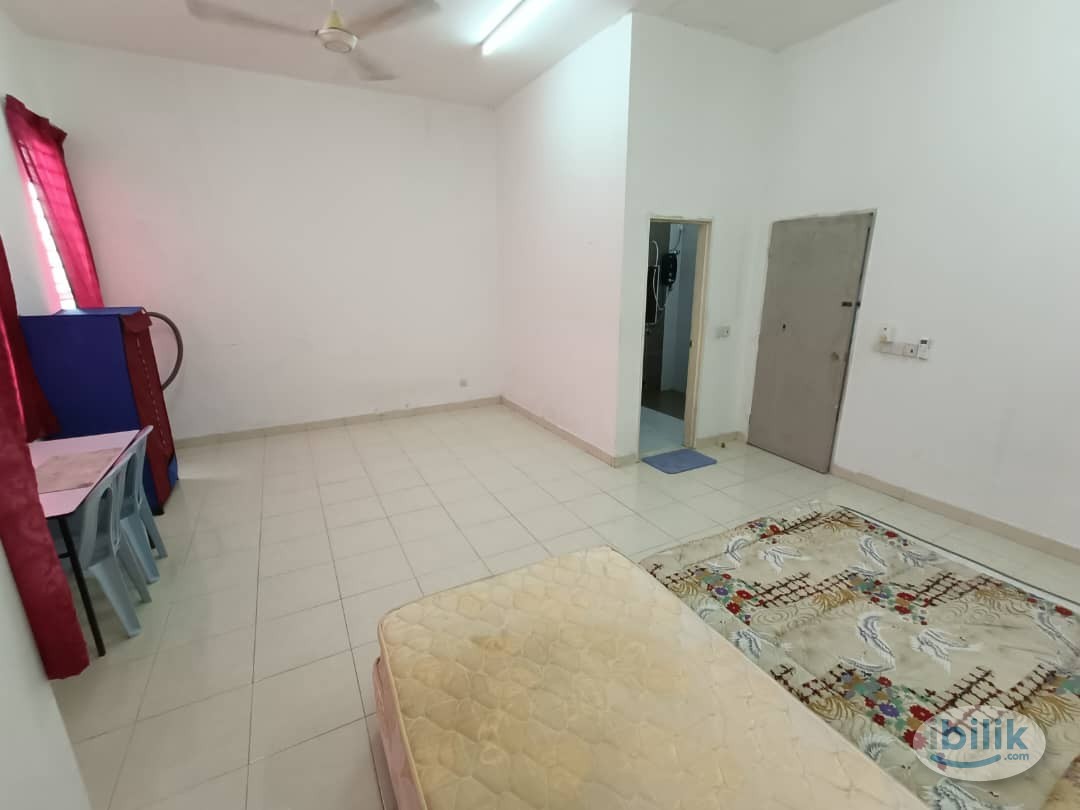 Cheapest Master Room + Air-Cond @ Setia Indah near SCM 5 mins only - Image 1