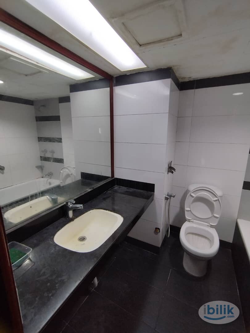 🏨 Discover Tranquility: Exclusive Room Rentals at M1 Hotel in Chow Kit 🌆 - Image 3