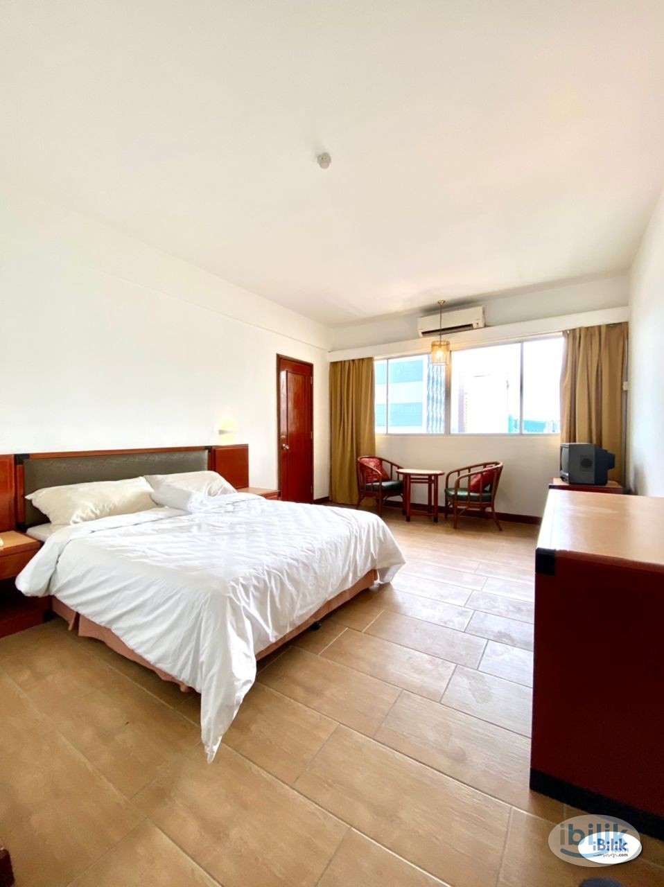 🏨 Your Haven in the Heart of Chow Kit: Swing & Pillow Rooms at M1 Hotel 🛏️ - Image 1
