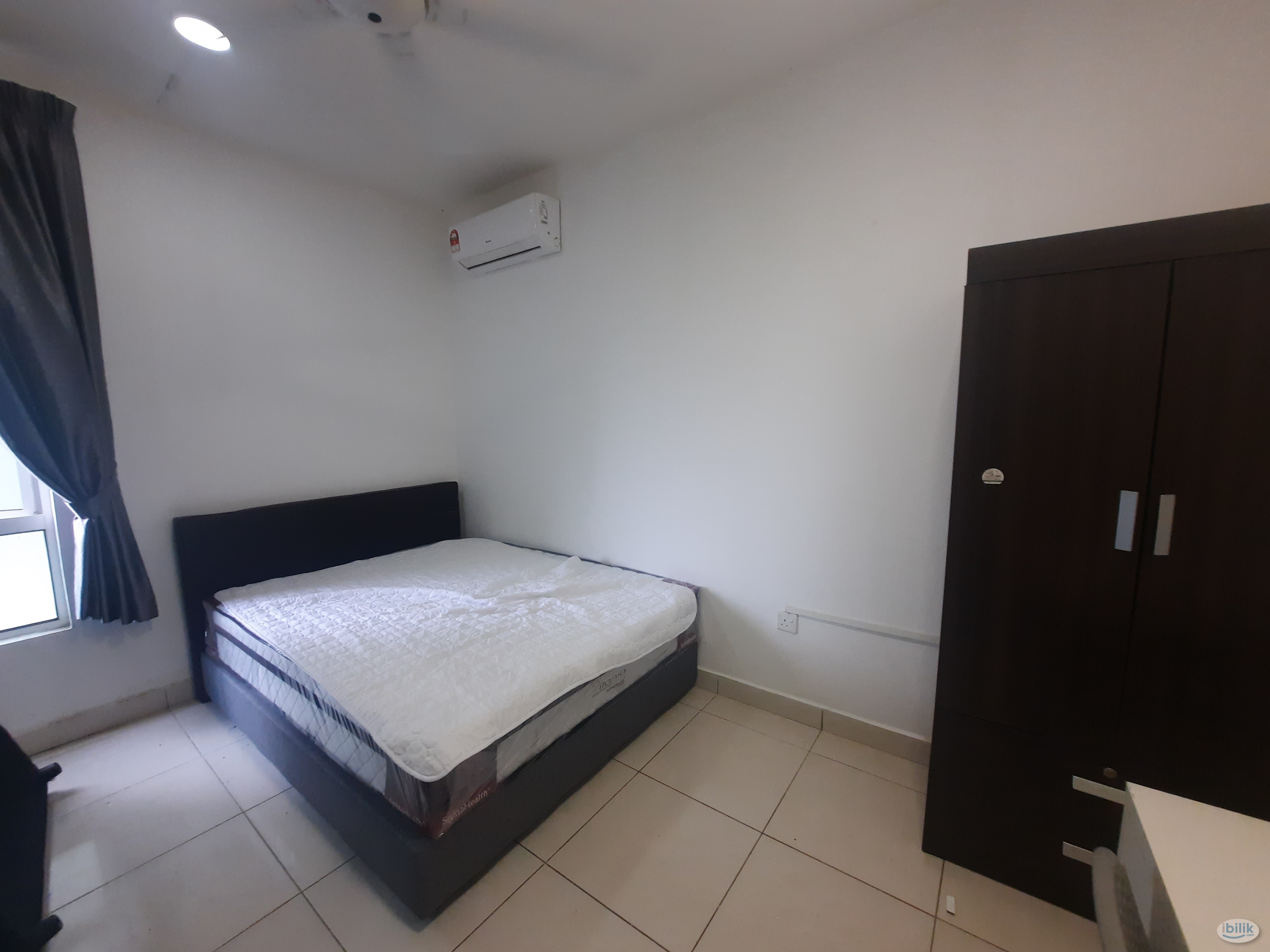 Middle Room at PUNCAK 7 RESIDENCE, Shah Alam, Selangor - Image 2