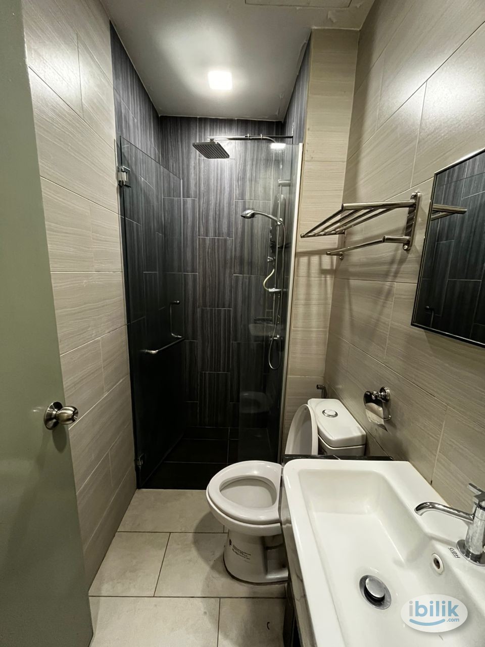 "Frame co-living Near LRT Pudu, 8-Min Drive to City Central 🏨🚇🚗" - Image 2