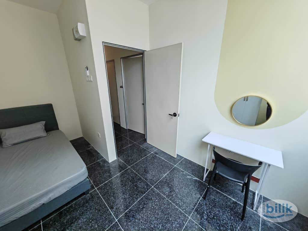 👣Cheaper price at KL👣 🥳New furniture with early bird price 🥳5min Walking to LRT masjid jamek 🚶‍♀️🚶🏻‍♂️ - Image 1
