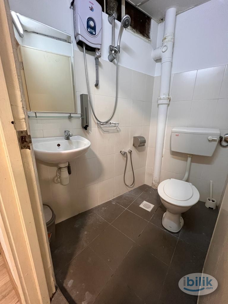 🚗Move In immediaty 🏘️AirbnbConcept Room Room with private toilent🏘️  🥰Zero Deposit/Low deposit acceptance 😍 - Image 3