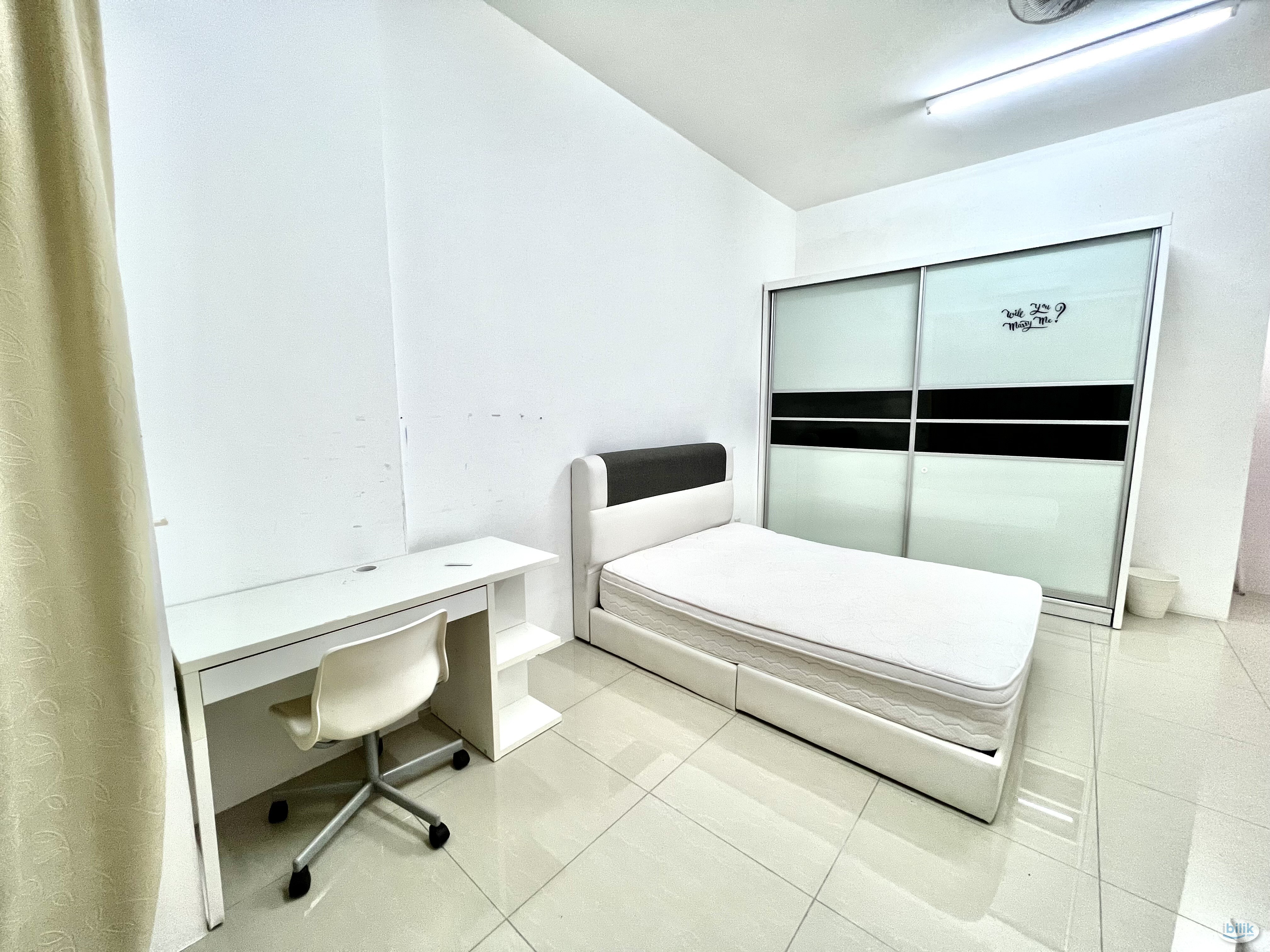 Master Room at Mahkota Residence, Bandar Mahkota Cheras - Image 3