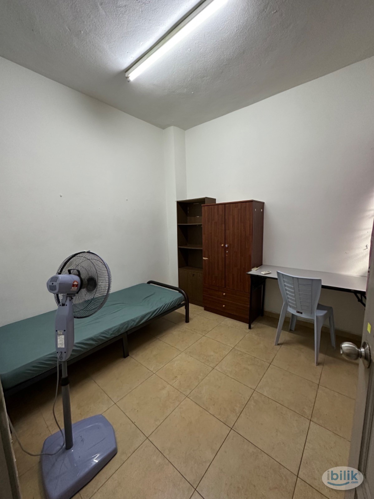 🛋️🛏️ Middle Room at SS2, Petaling Jaya 🏠🏞️ Easy Access to SS2 Park, The Hub SS2 🏞️🚀🏢 - Image 1