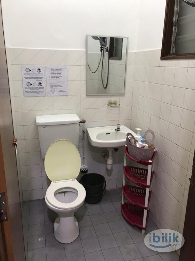 🛋️🛏️ Middle Room at SS2, Petaling Jaya 🏠🏞️ Easy Access to SS2 Park, The Hub SS2 🏞️🚀🏢 - Image 3