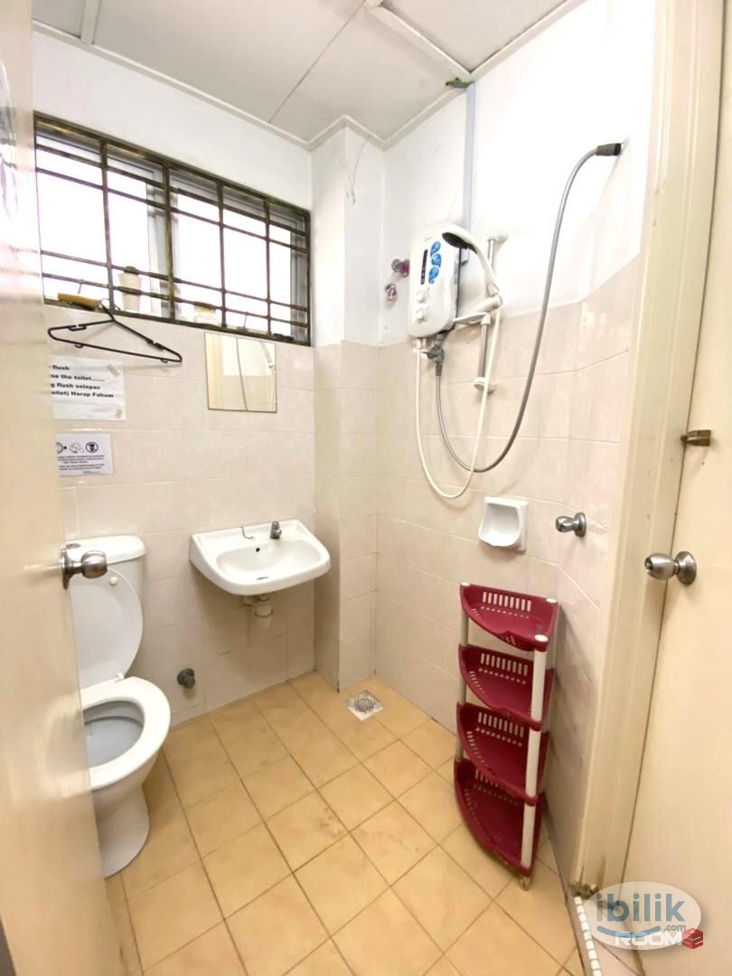 SS4 Room for Rent 5Mins Walking Distance KELANA JAYA LRT STATION 🚝 - Image 3
