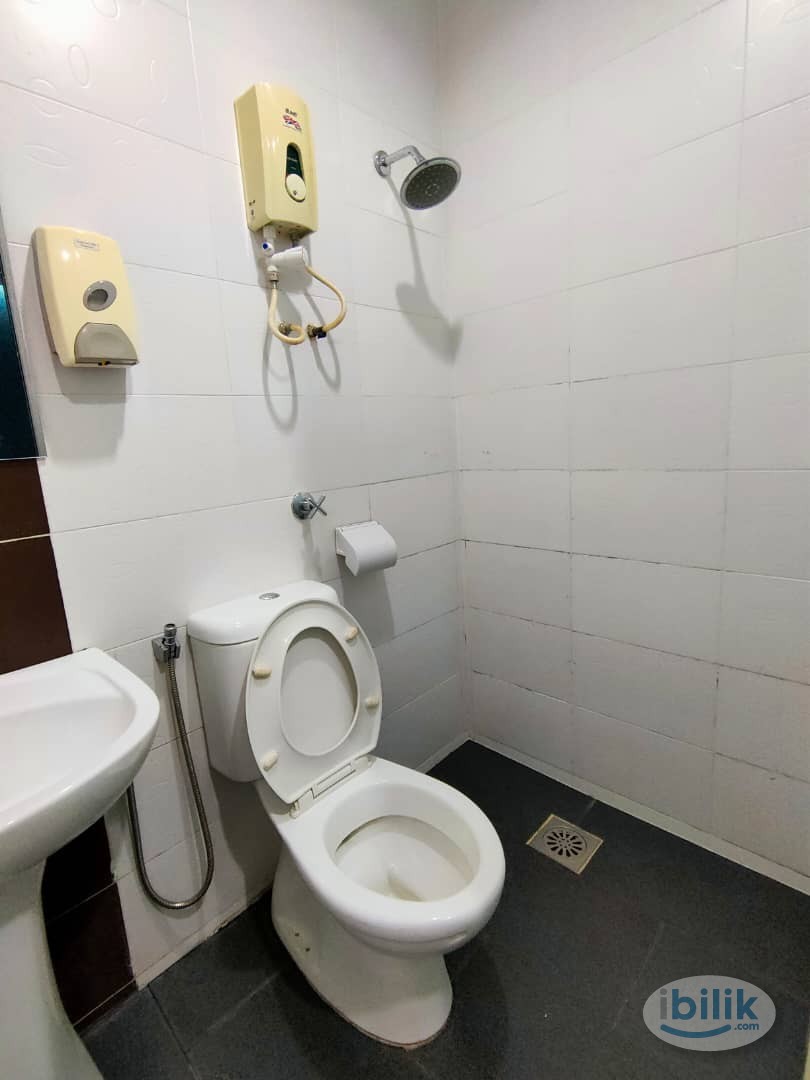 "Zero Deposit Room Rental in Chow Kit Near HKL: Your Convenient Haven Awaits!" 🏡🏥🚫💰 - Image 5