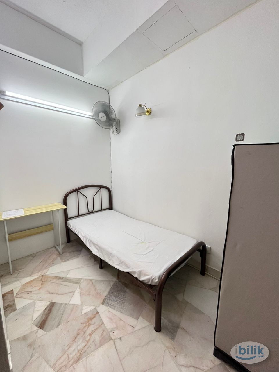 💥PJ SS2, Middle room with AC and furniture - Image 1