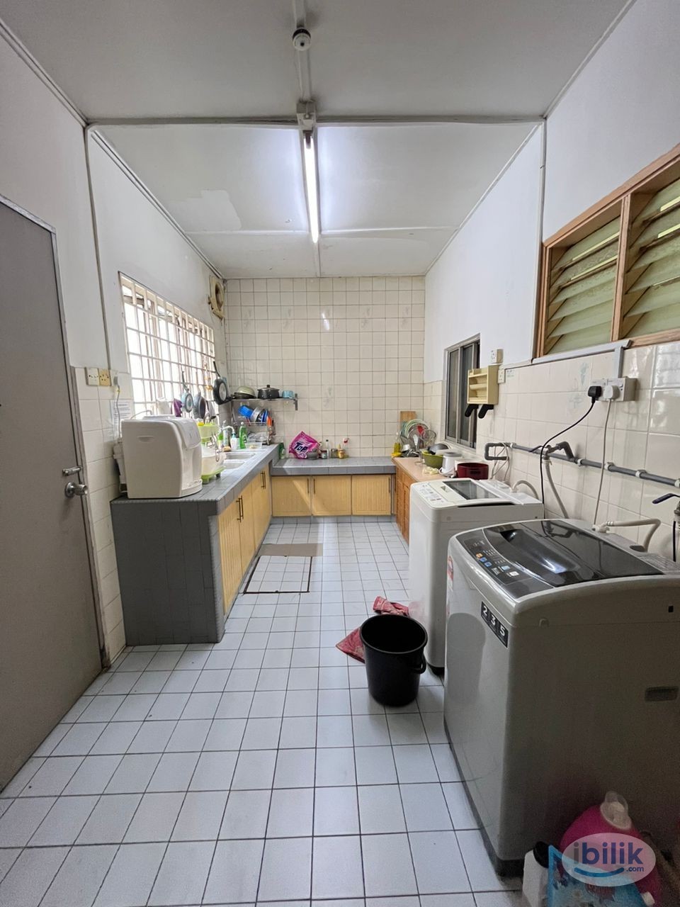 💥PJ SS2, Middle room with AC and furniture - Image 2