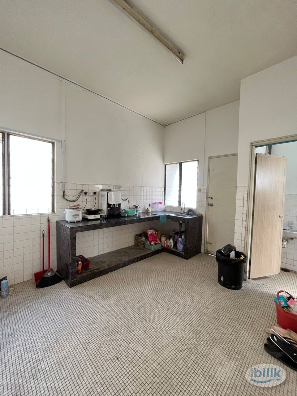 Just a walk to Starling Mall 📍 Single Room Rent in Damansara Utama, Petaling Jaya - Image 2
