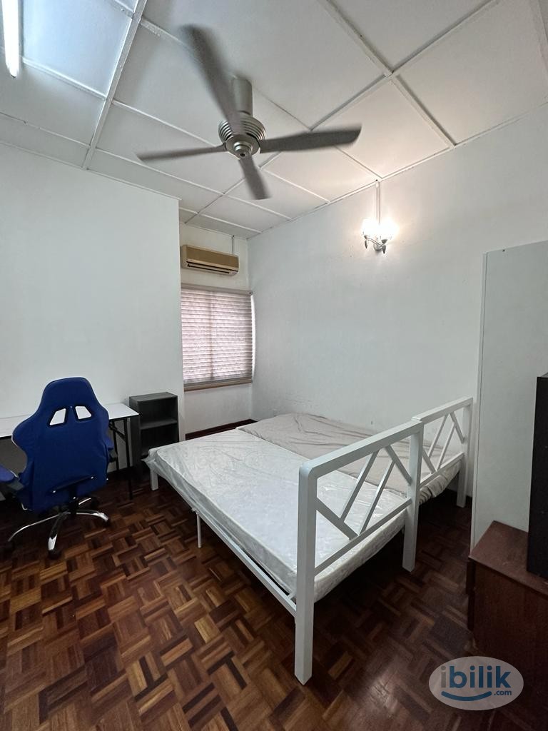 Low Depo ⭐  Room + Air-Cond + Free WiFi at Taman Wawasan Puchong - Image 1