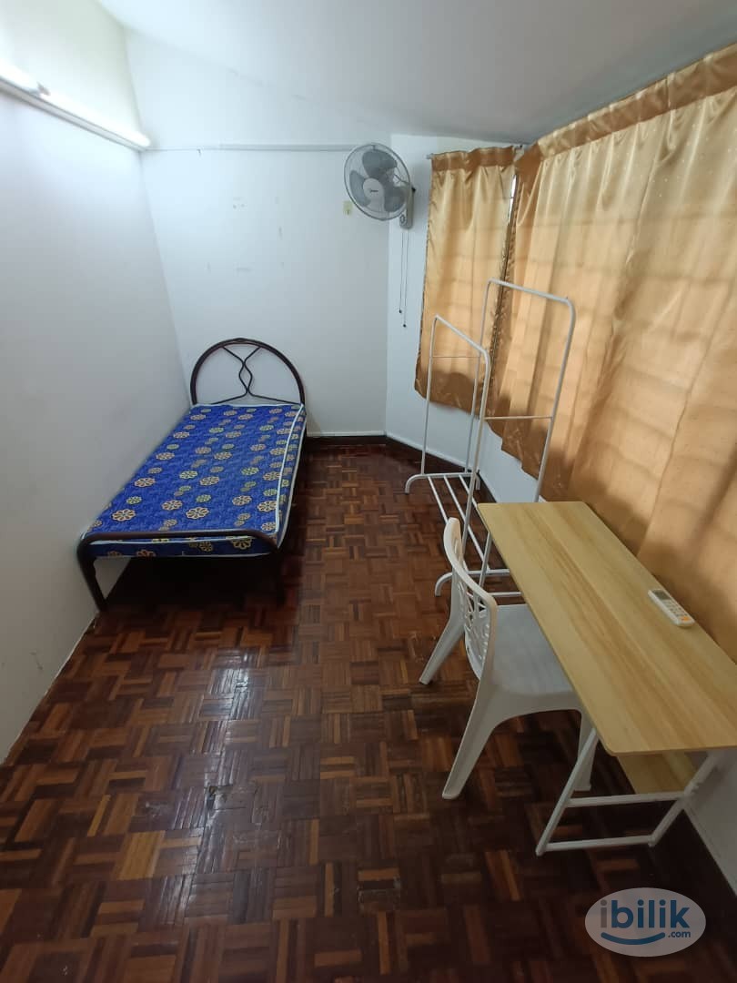 One Month Deposit 😲 Room for Rent with Air-Cond at SS2 - Image 3
