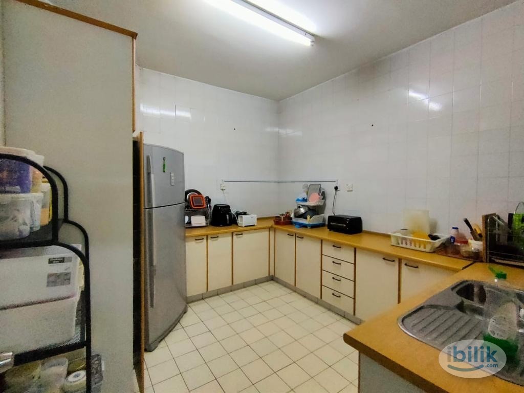 🔥Fully Furnished Single Room 🔥Walking Distance to MRT Bandar Utama, High Speed Wifi 🛜💨 - Image 3