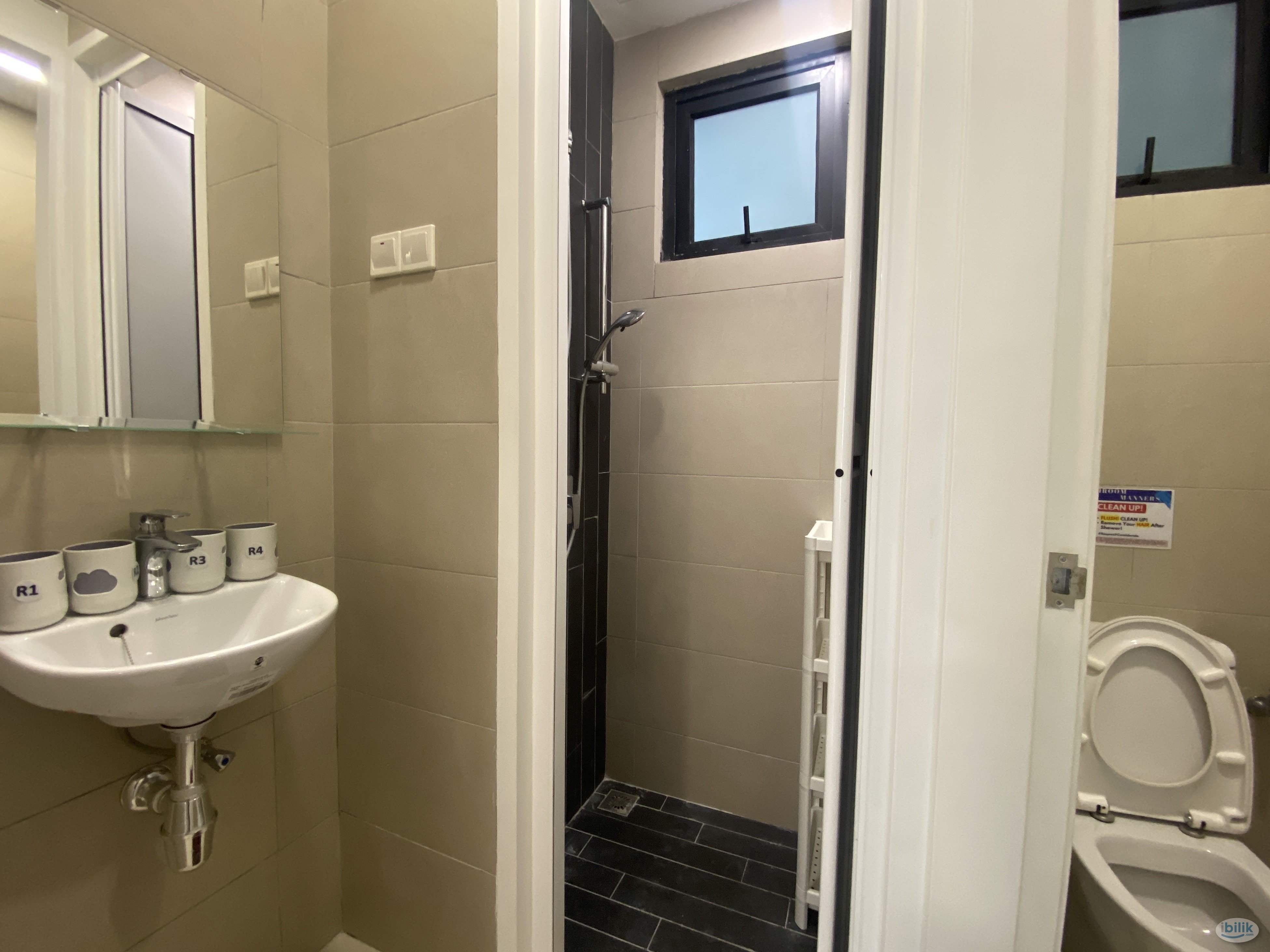 🏡🏡Female Unit Middle Room at SS15, Subang Jaya ( nearby Inti college , MCD , Starbuck ) - Image 4