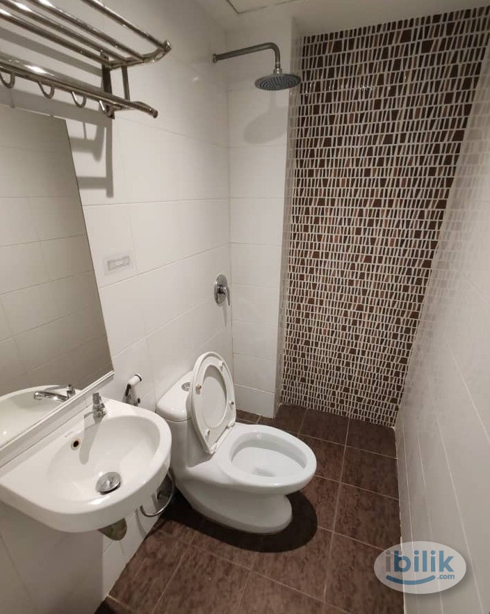 Free Deposit❗ Master Room attach Private Toilet Available in Damansara Jaya, PJ - Image 4
