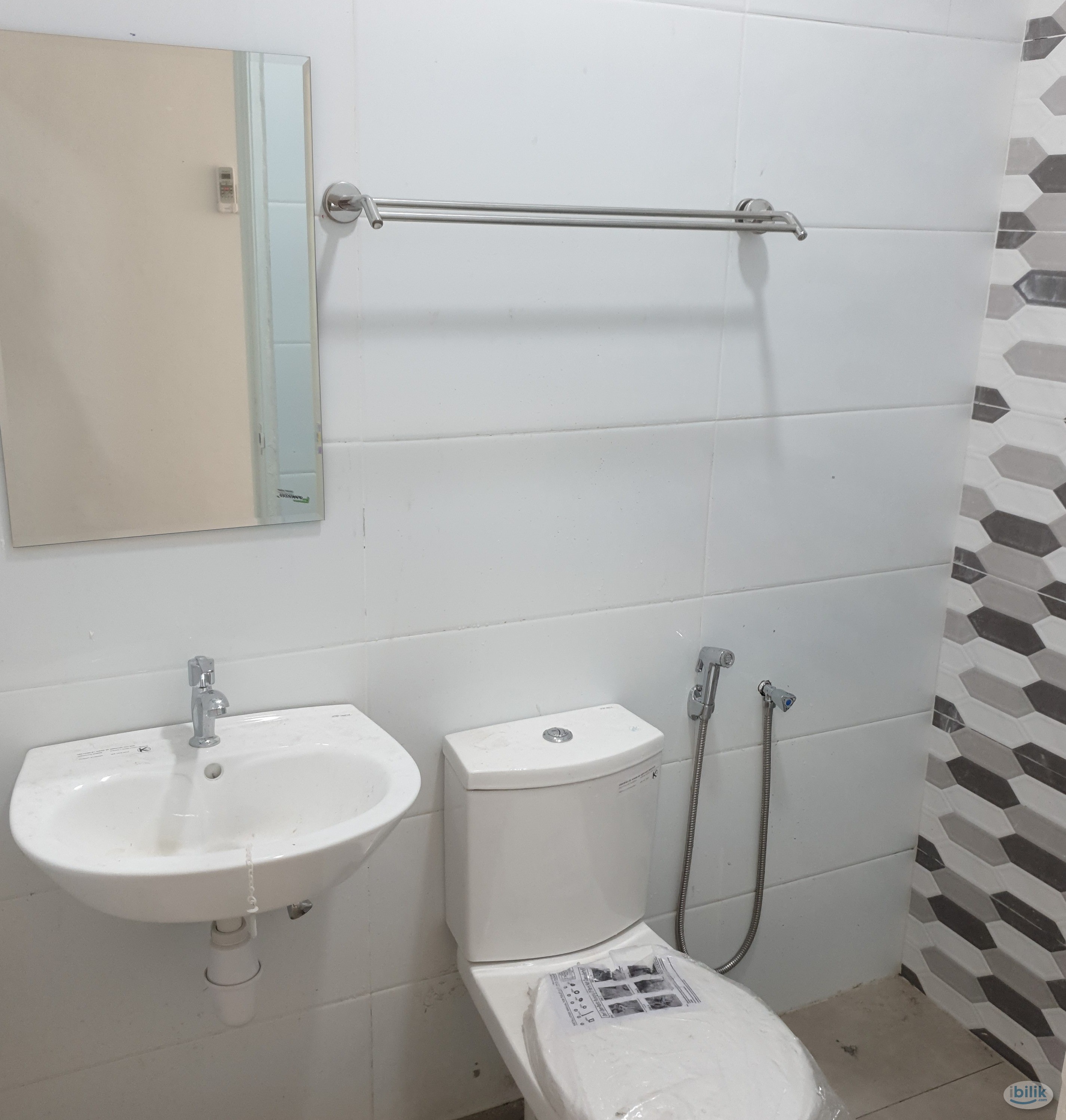 Single/Double Room at Taman Connaught, Cheras (Near UCSI University) - Image 4
