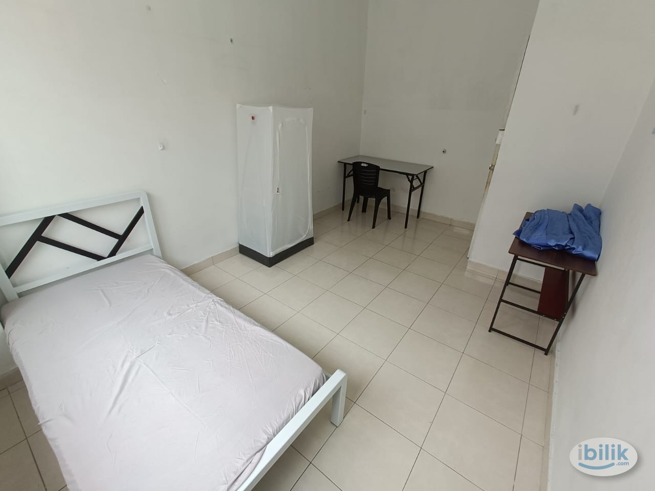 Private Middle Room for Rent 🛌 with Free WiFi 📱 at Setia Indah Setia Alam - Image 3