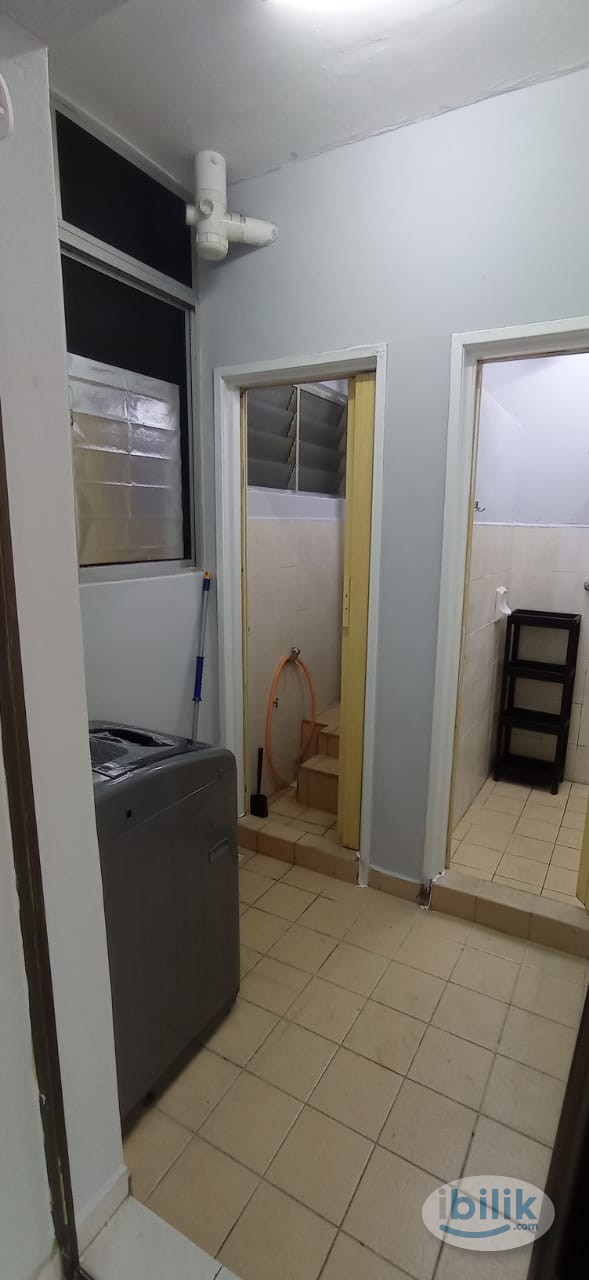 Master Room at Sri Astana, Batu Caves/sharing room/girl muslim/fully furnised/wifi - Image 4