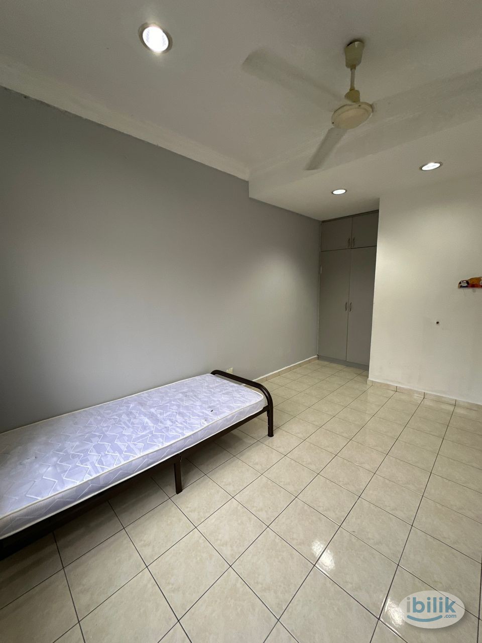 Attach Air-Cond 🛌 Bilik Sewa with Free WiFi 📱 at Taman Wawasan Puchong - Image 1