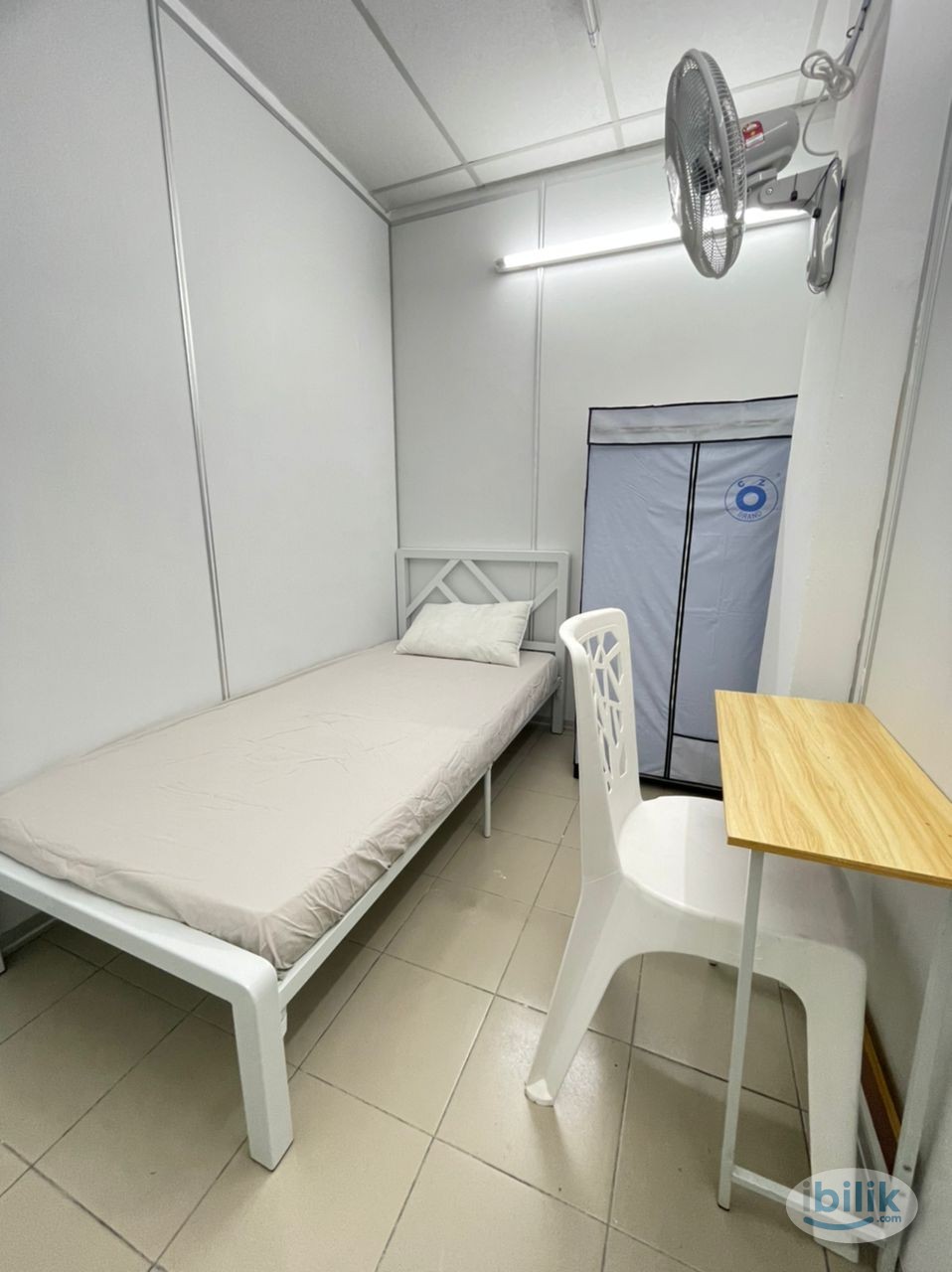 Partial Furnished Non-Sharing Bilik Sewa Murah at Ara Damansara - Image 1