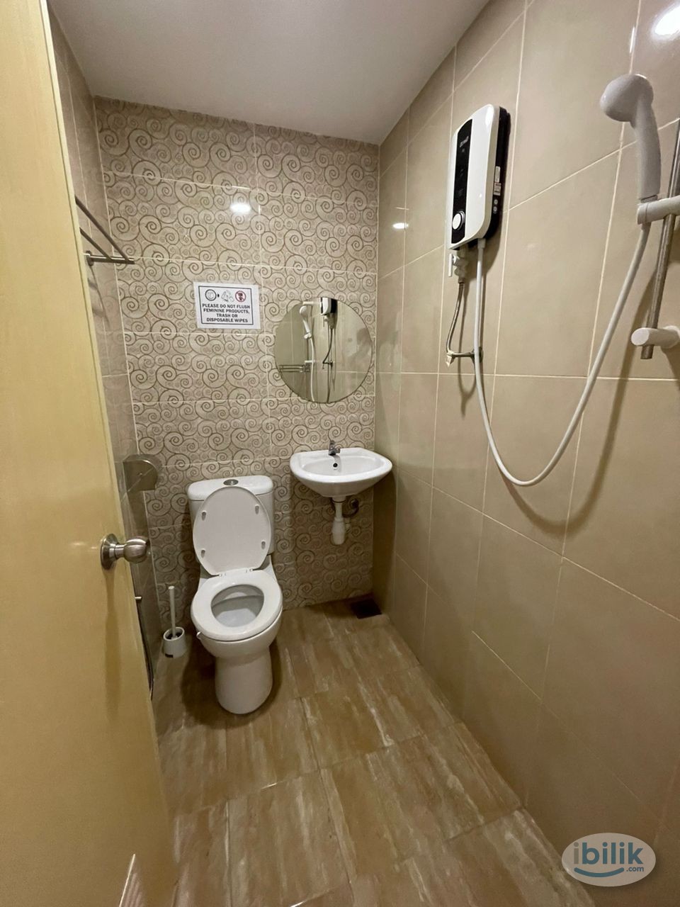 UTC Pudu Sentral 🚂 Master Room + Private Toilet near Petaling Street - Image 1