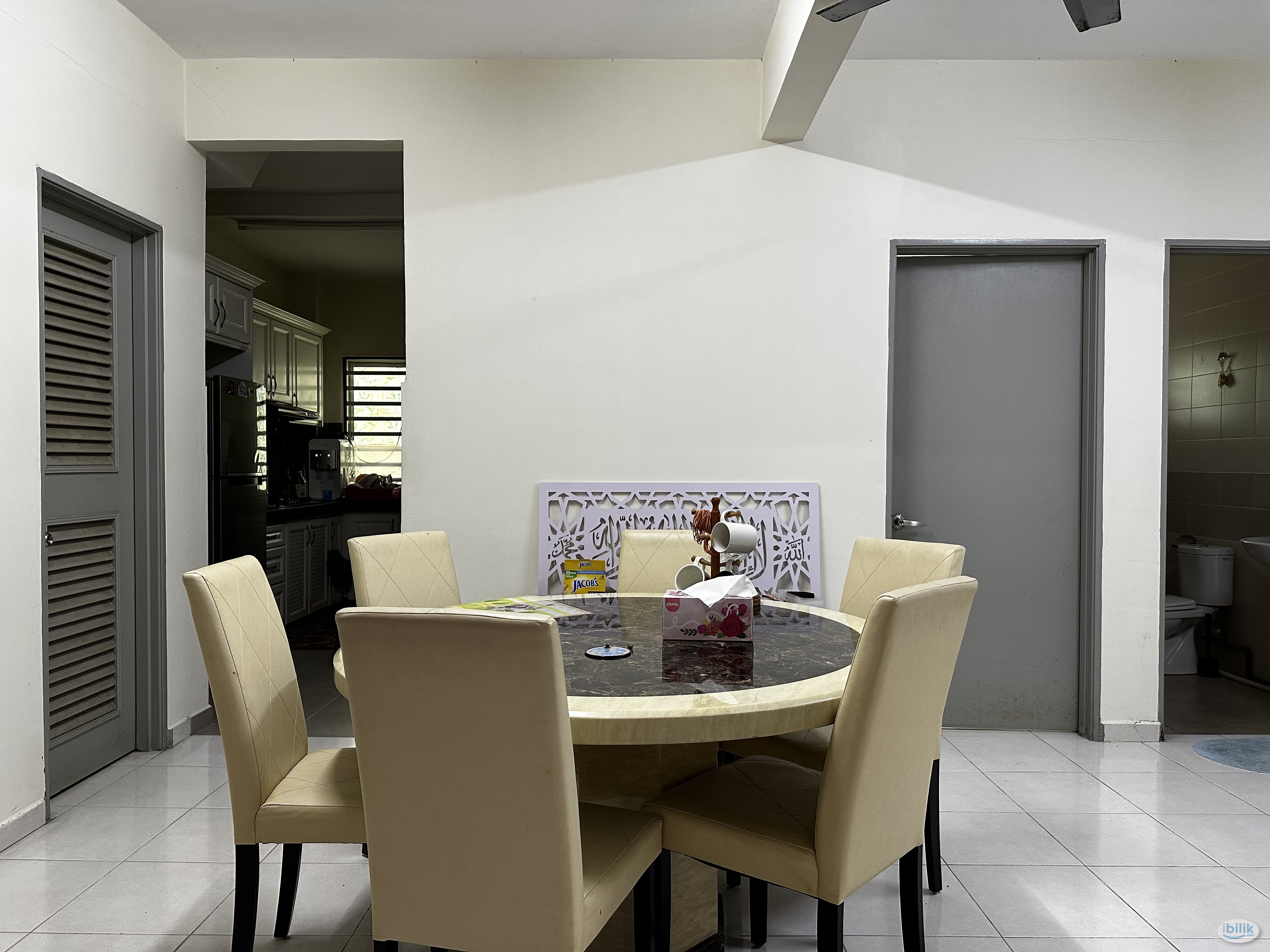 Middle Room at Bayu 1 Residence, Nilai - Image 4