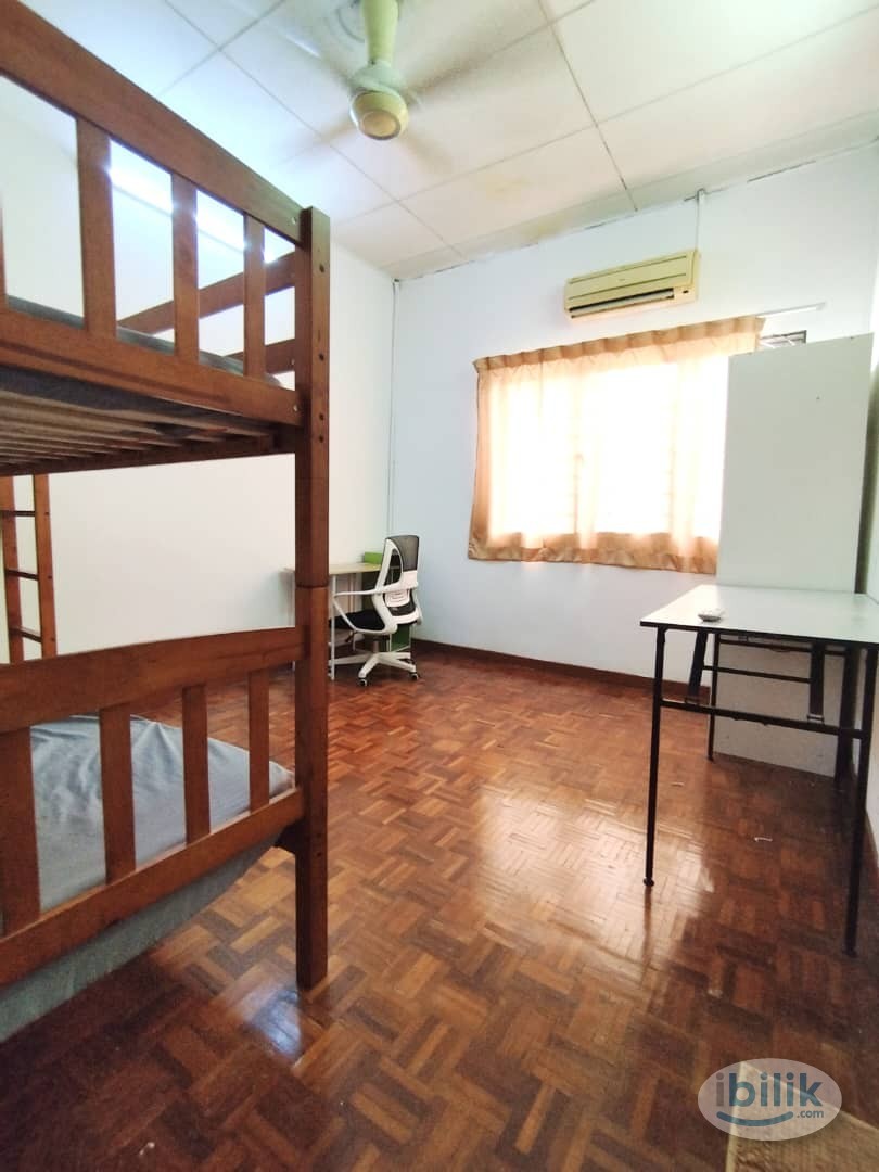 Near to 🚶‍♂️ First City University Master 📍 Room for Rent at Bandar Utama 10 - Image 1
