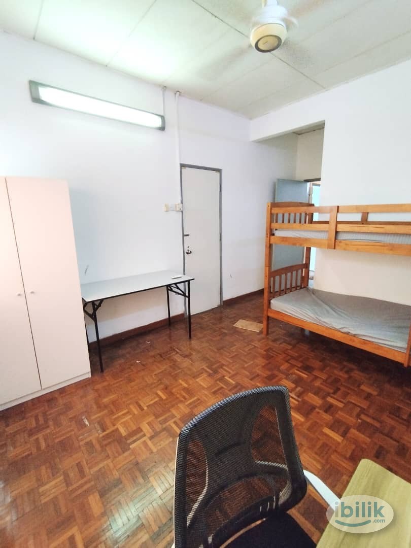 Near to 🚶‍♂️ First City University Master 📍 Room for Rent at Bandar Utama 10 - Image 2