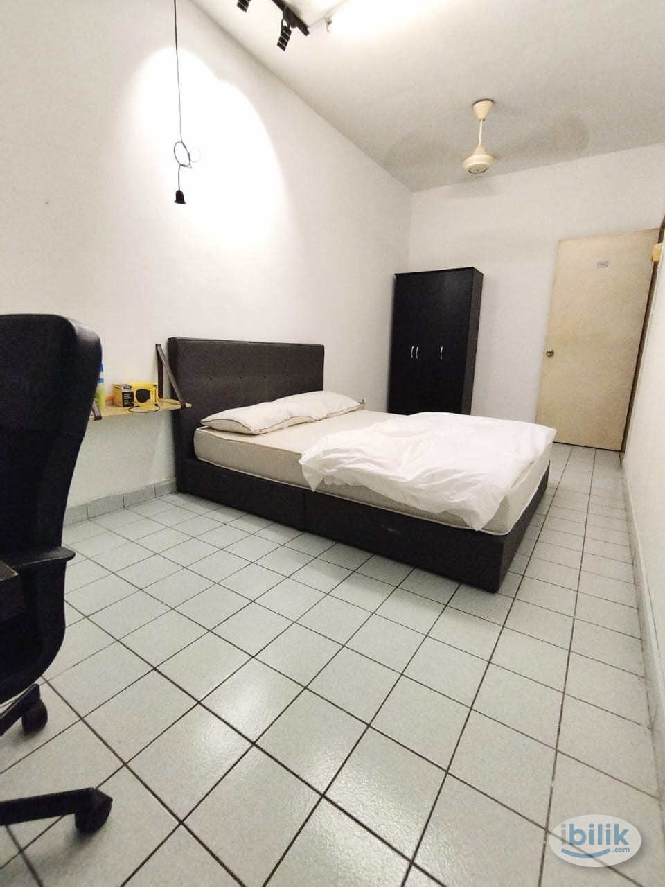 Female Unit Bilik Single Sewa Murah 🛌 with Free High Speed WiFi 📱 at Bandar Utama - Image 1