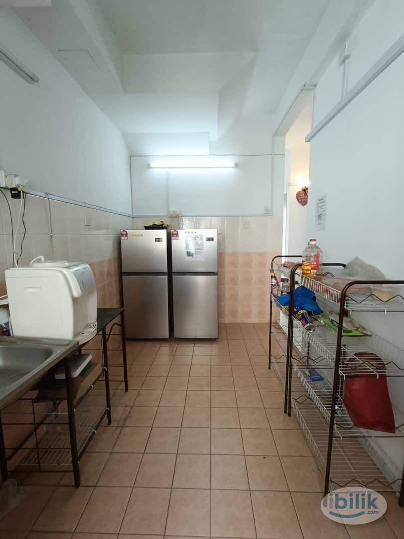 Low Deposit 💸 Room for Rent at Bandar Utama near One Utama mall 🏩 - Image 3