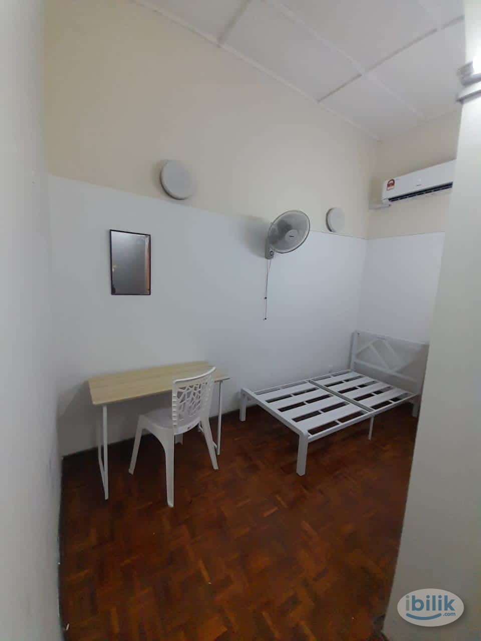 Hard To Find Room With Low  Deposit 😪 Single Room at Bangsar Baru attach Air-Cond - Image 1