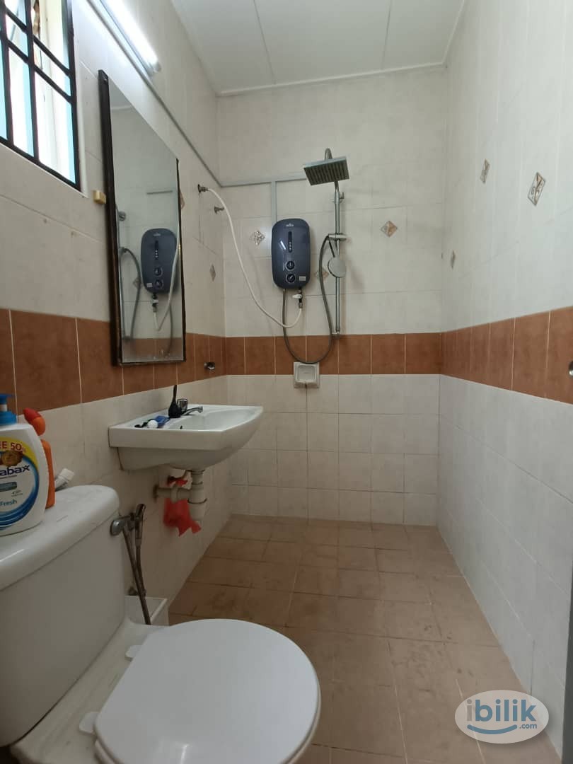 Walking distance to Megah rise mall 🛌 Room for Rent at SS24 near Kelana Jaya LRT 🚉 - Image 2