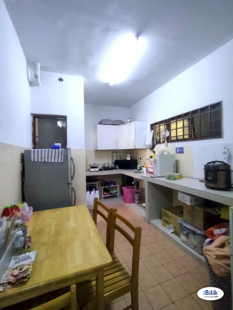 Middle Room at Palm Spring, Kota Damansara - Image 3