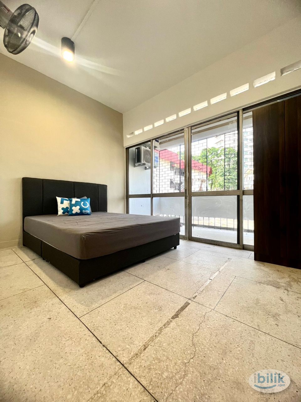 ZERO DEPOSIT😍走路只需6分钟就可到达关卡👍不要犹豫🎈Middle Room at CIQ, Johor Bahru - Image 2