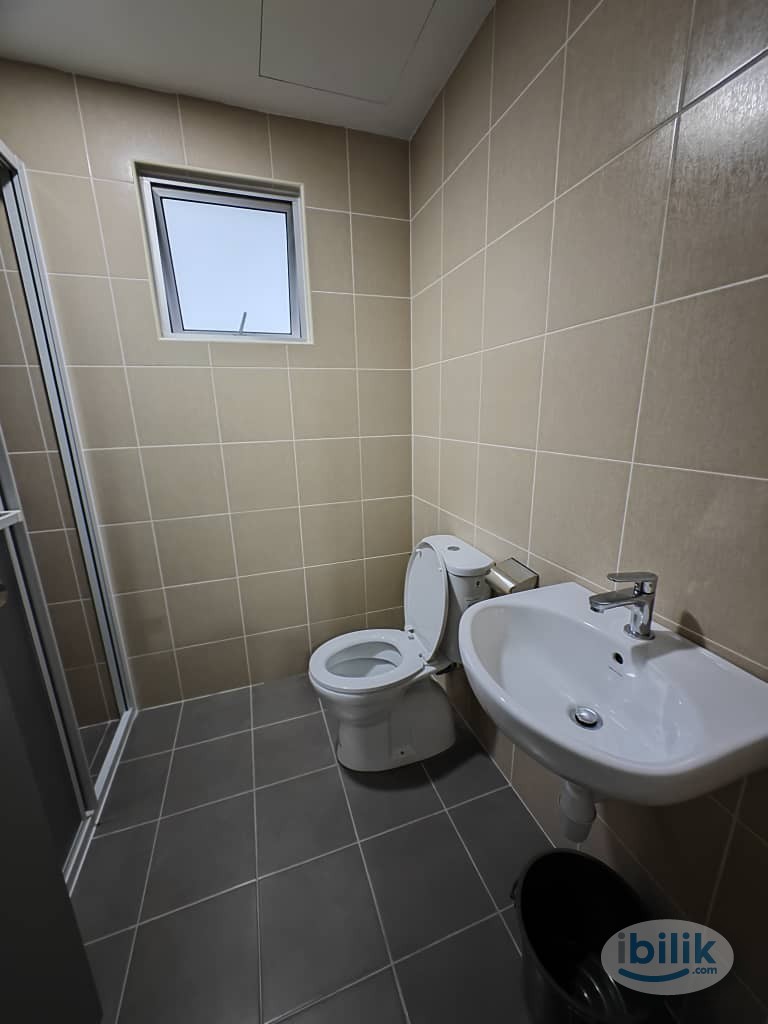 Master Room at Razak City Residences, Sungai Besi - Image 3