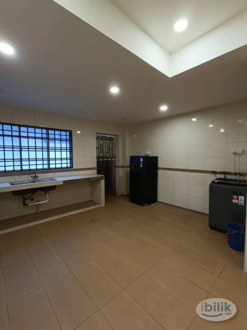 💥Middle Room at Bandar Bukit Raja, Klang💥🚩Nearby Aeon Mall Bukit Raja Klang,NSK Meru Klang,Setia City Mall🚩Free Car Park - Image 4