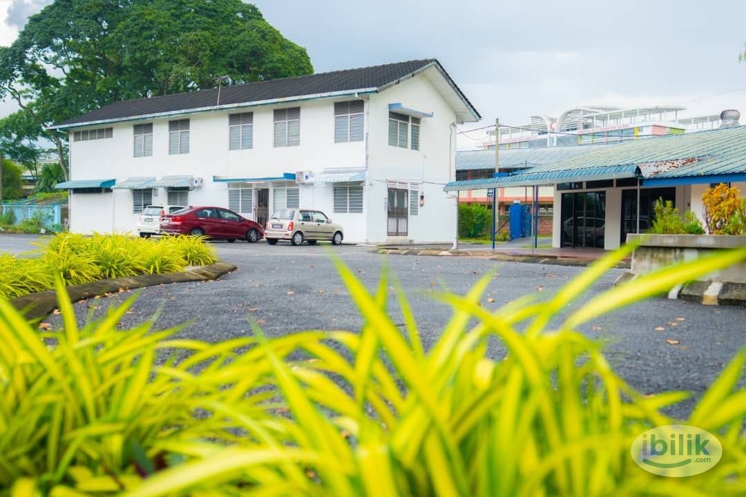 Twin Room (2 Single Bed) for Rent @ Walking Distance to UniKL / General Hospital Ipoh / Greentown - Image 1