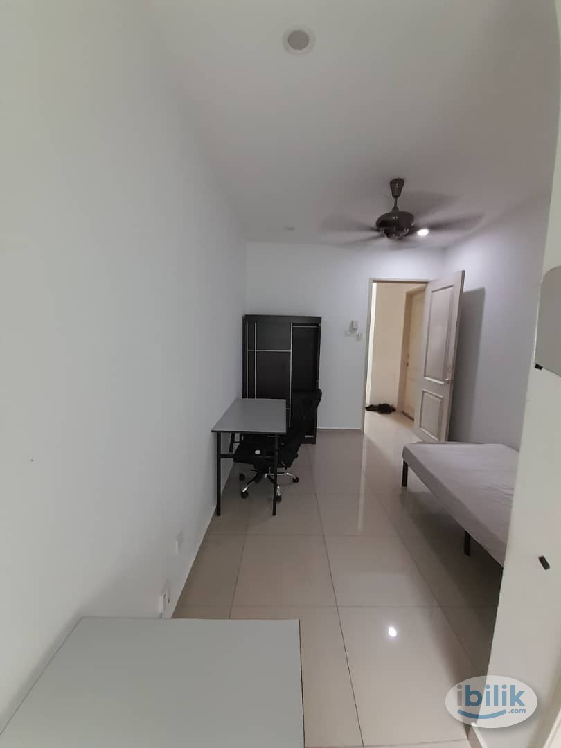 Middle Room With Private Bathroom at Bandar BOTANIC Klang, Selangor - Image 2