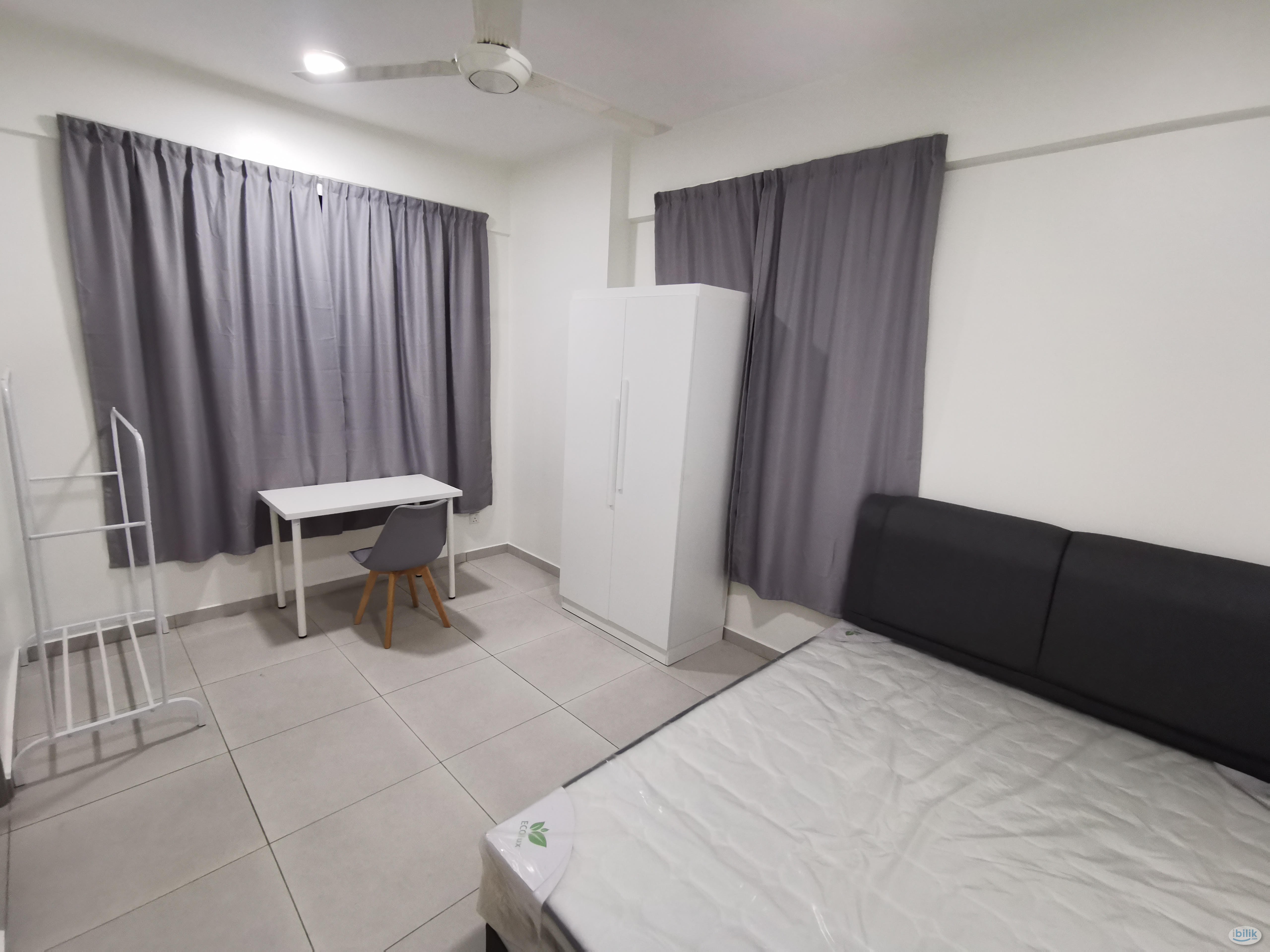 De Centrum UniPark, MALAY FEMALE Unit, Fully-furnished, Personal Bathroom - Image 1