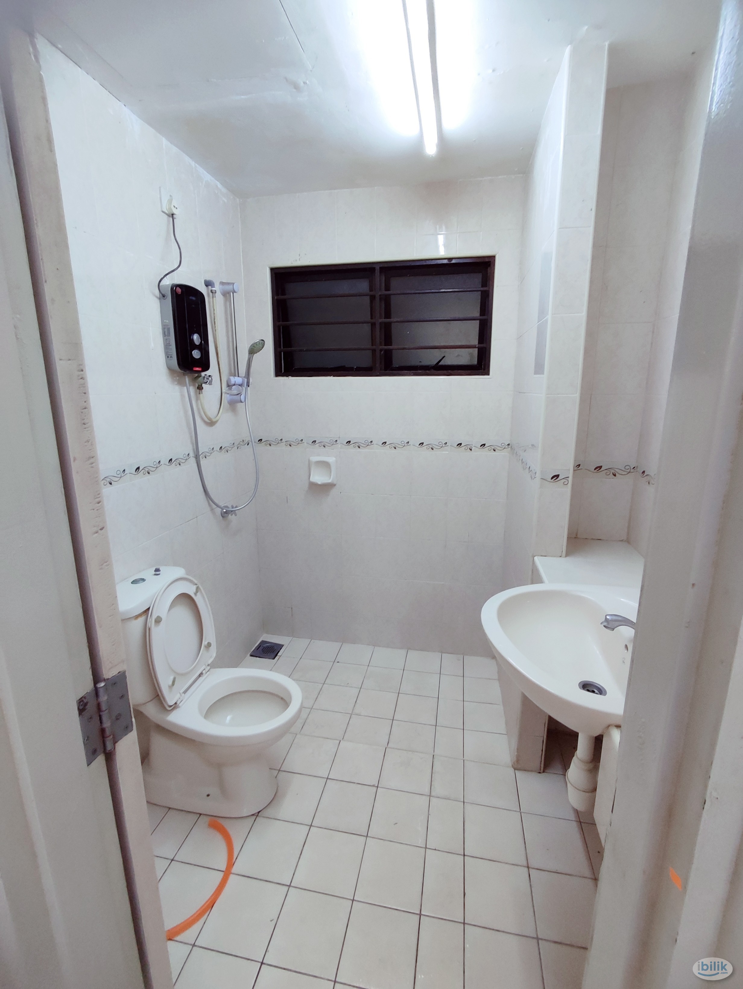 Single room available at Pelangi utama condominium - Image 4