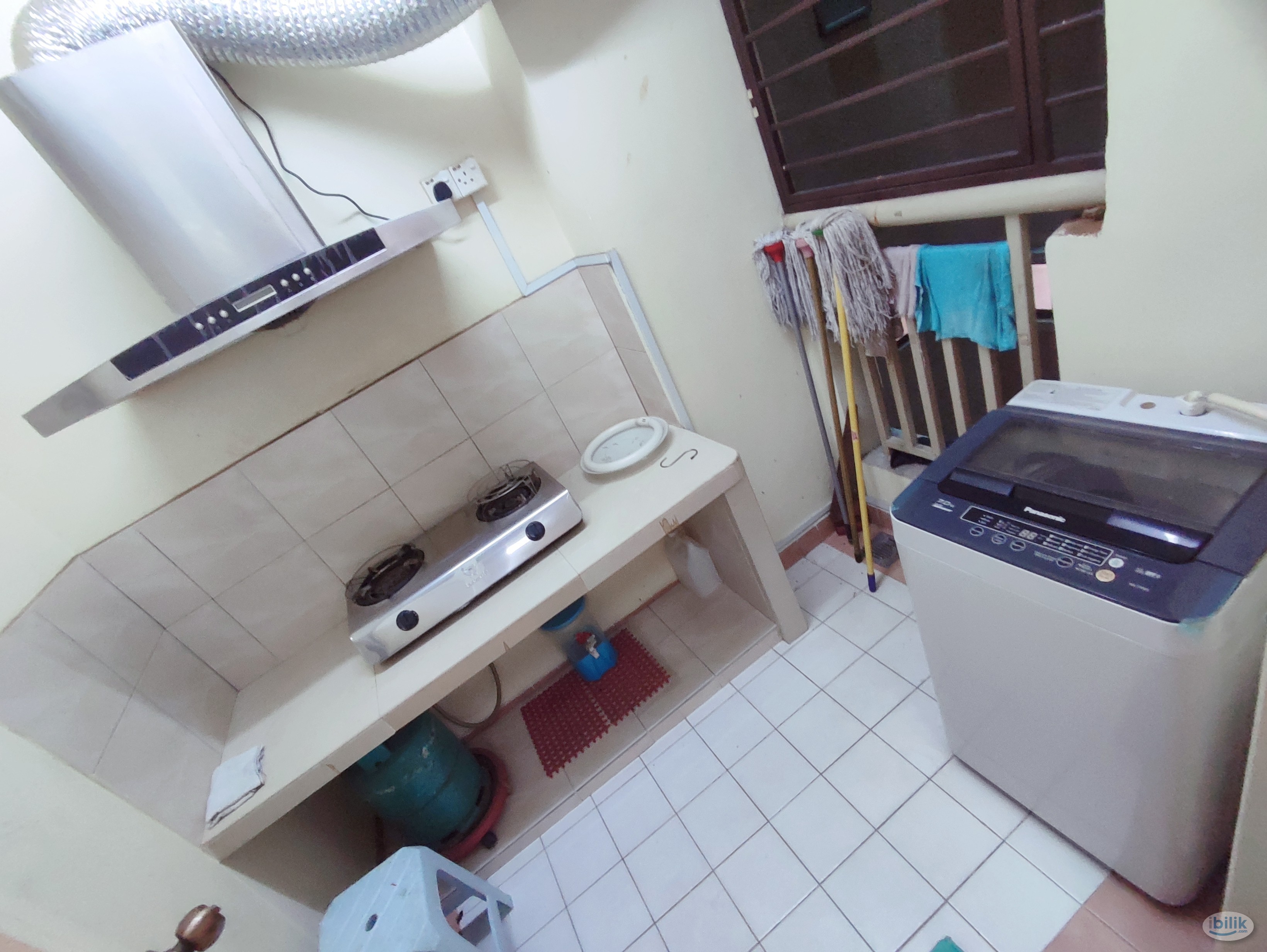 Middle room at Pelangi utama condominium - Image 3