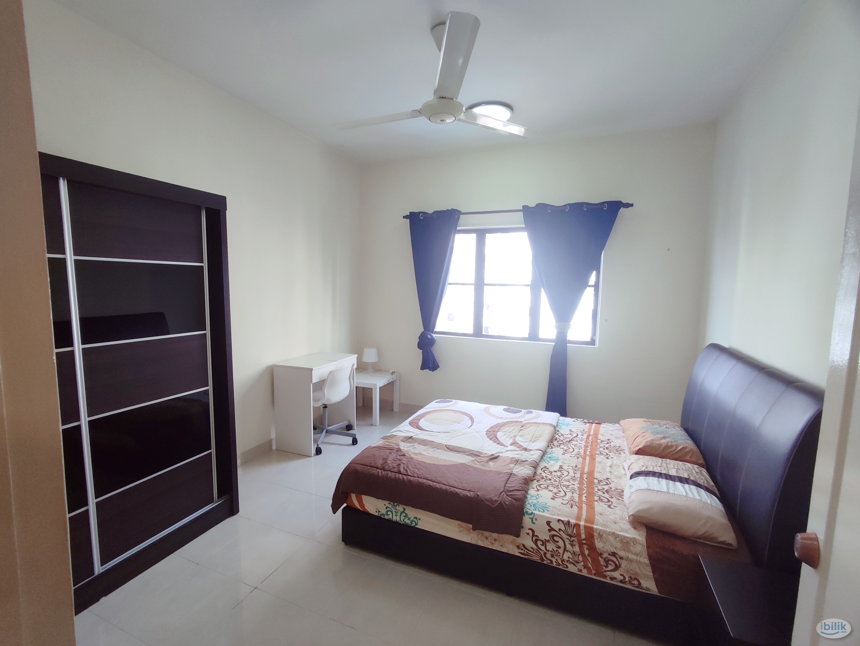 Master bedroom at Pelangi utama condominium - Image 1