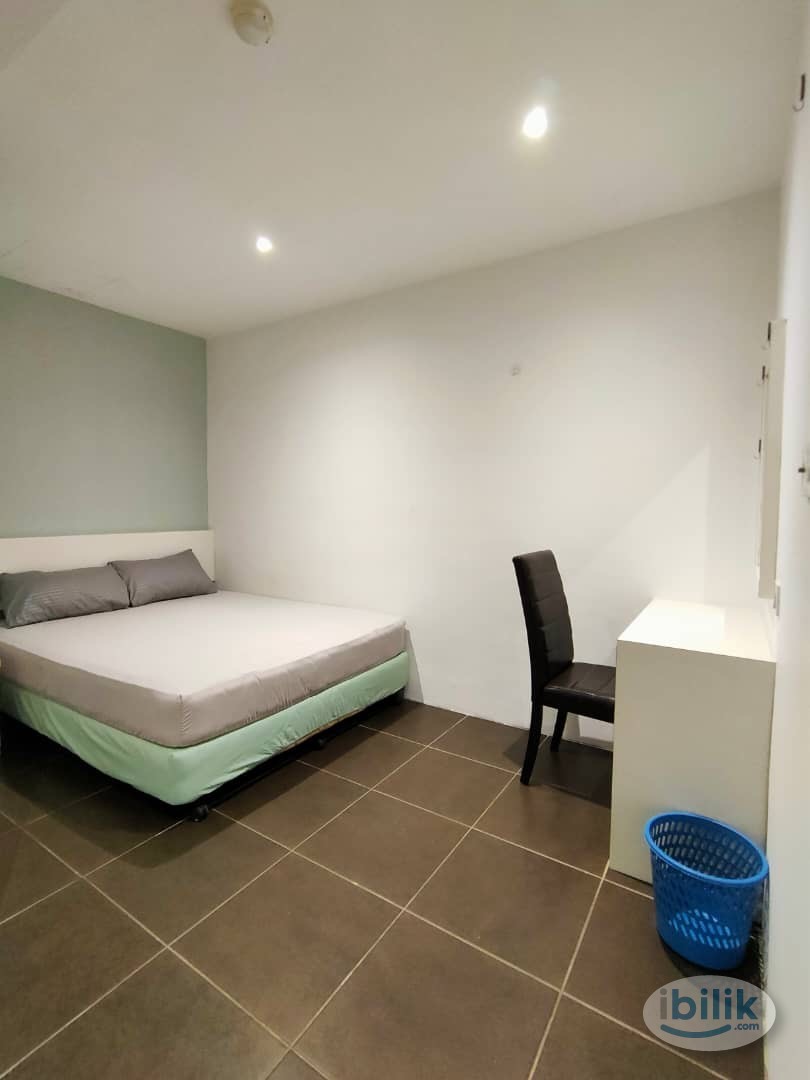 Master Room at Damansara Perdana, Petaling Jaya - Image 1