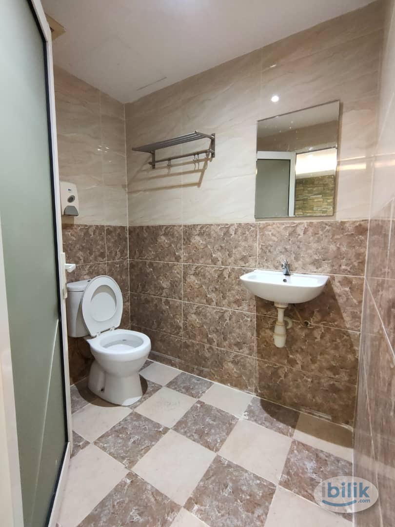 🛌👍🏻✨Co-Living with a private toilet, 3 min walking distance 🚶🏻‍♂️ to Sunway Pyramid 👍🏻✨🛌 - Image 2
