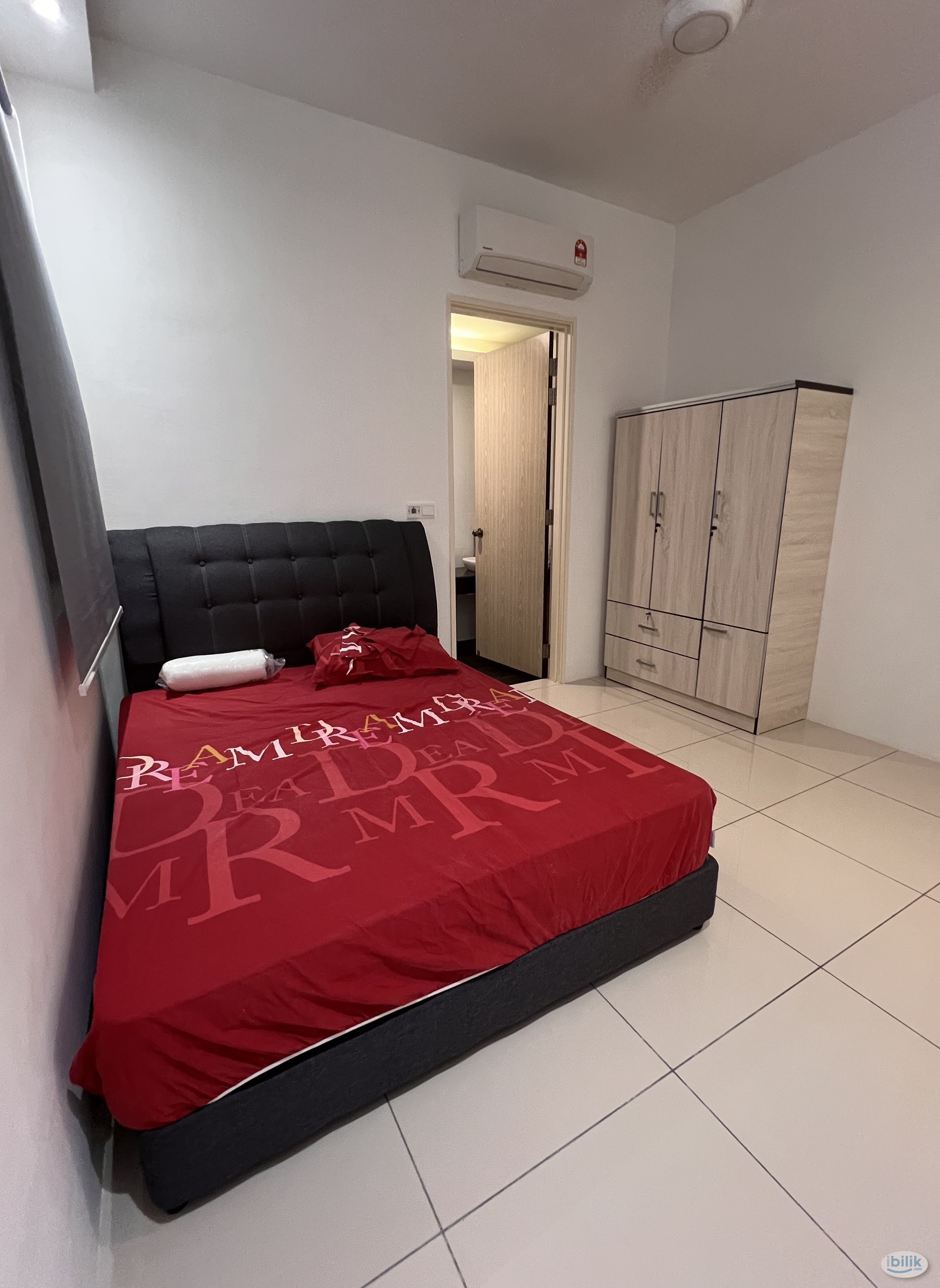 Middle room for rent @The Clovers. Five minutes away from airport. Excellent facilities. Great community - Image 2