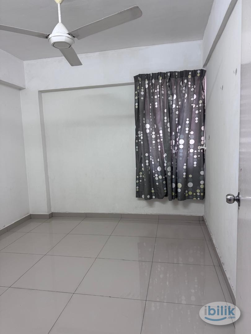 (LADIES ONLY) Middle Room at Putrajaya, Selangor - Image 2