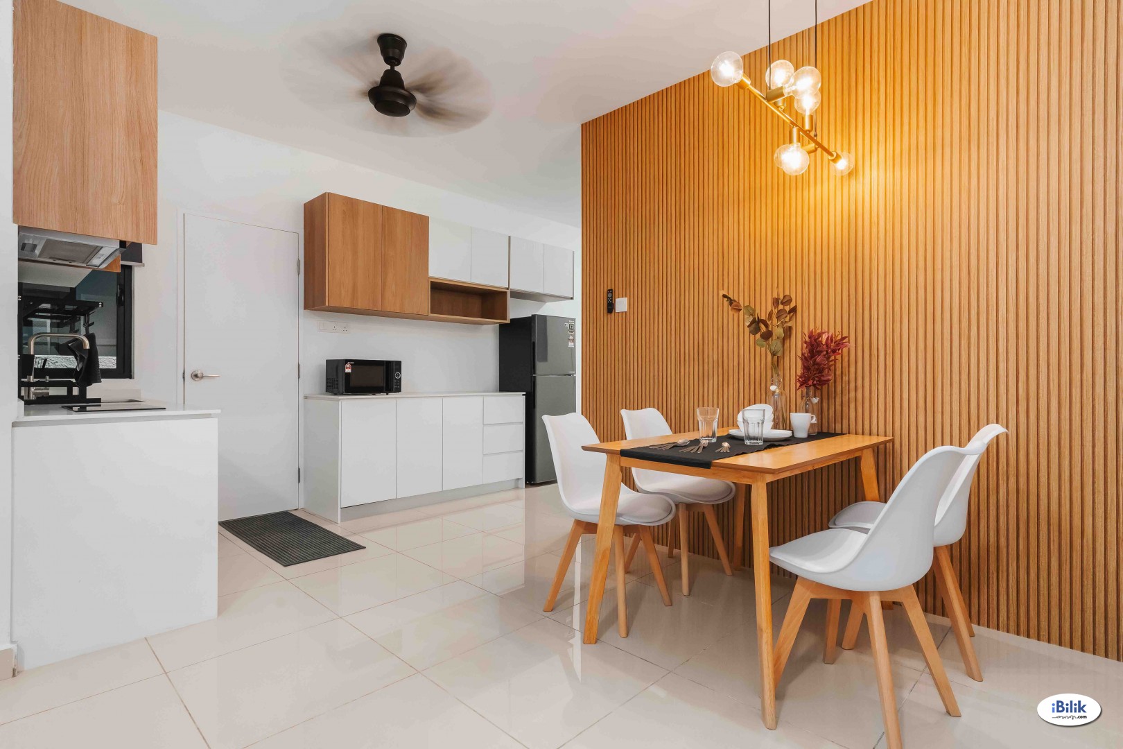 Middle Room at AraTre' Residences, Ara Damansara - Image 4